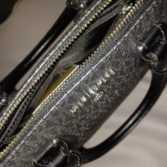 MICHAEL KORS BLACK & SILVER MESSENGER BAG - Picture 3 of 4